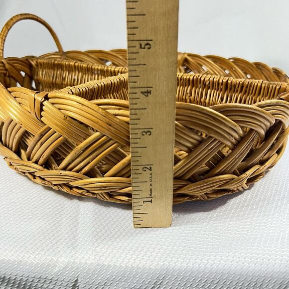 Vintage 13" Round Divided Woven Wicker Tray Basket With Handles Serving Decor - Picture 9 of 10